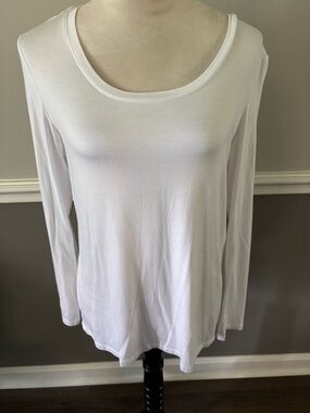 Tahari White Scoop Neck Long Sleeve Top NWT